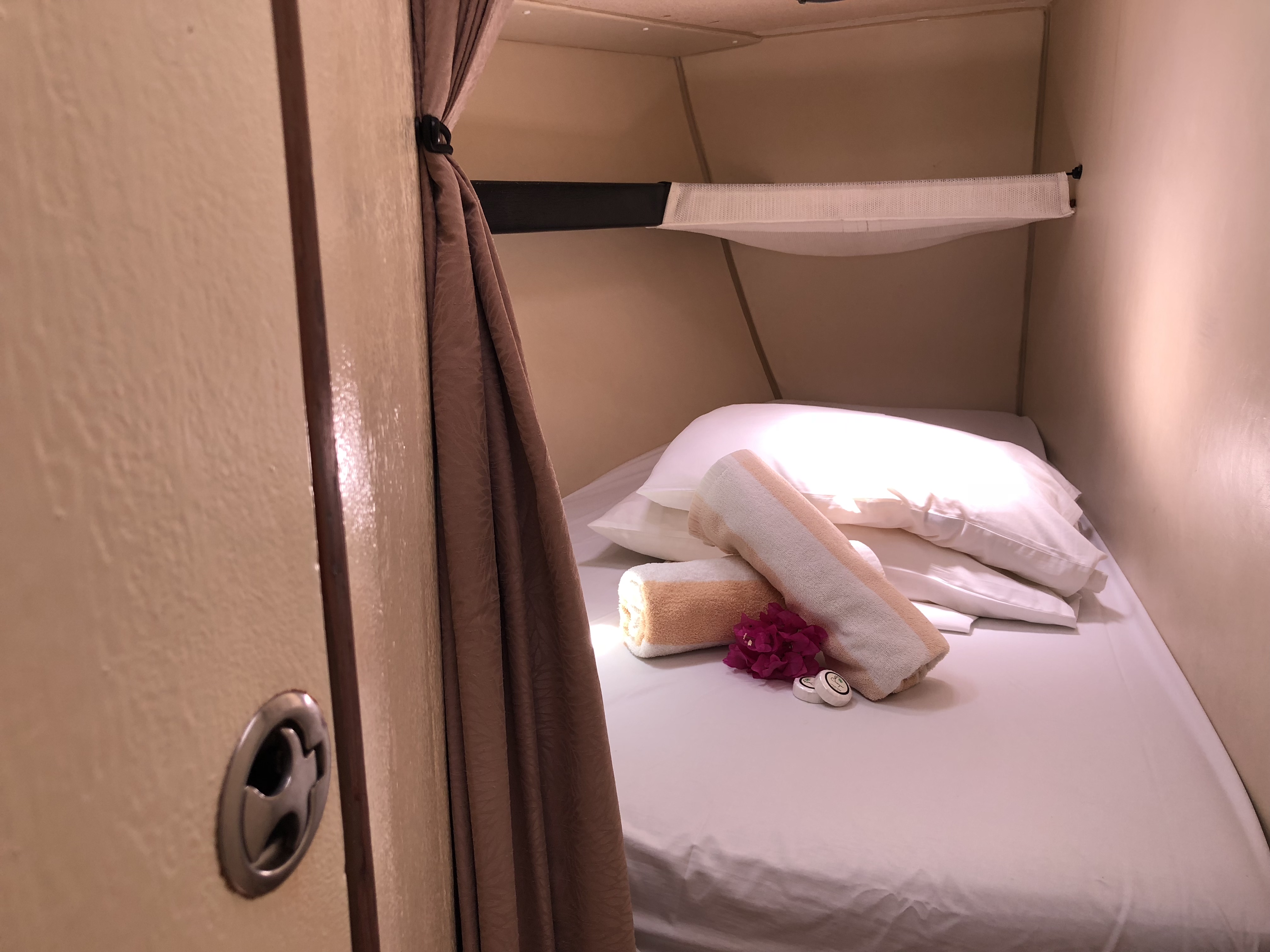 Prima - Interior Cabin - Explore Whitsundays.JPG