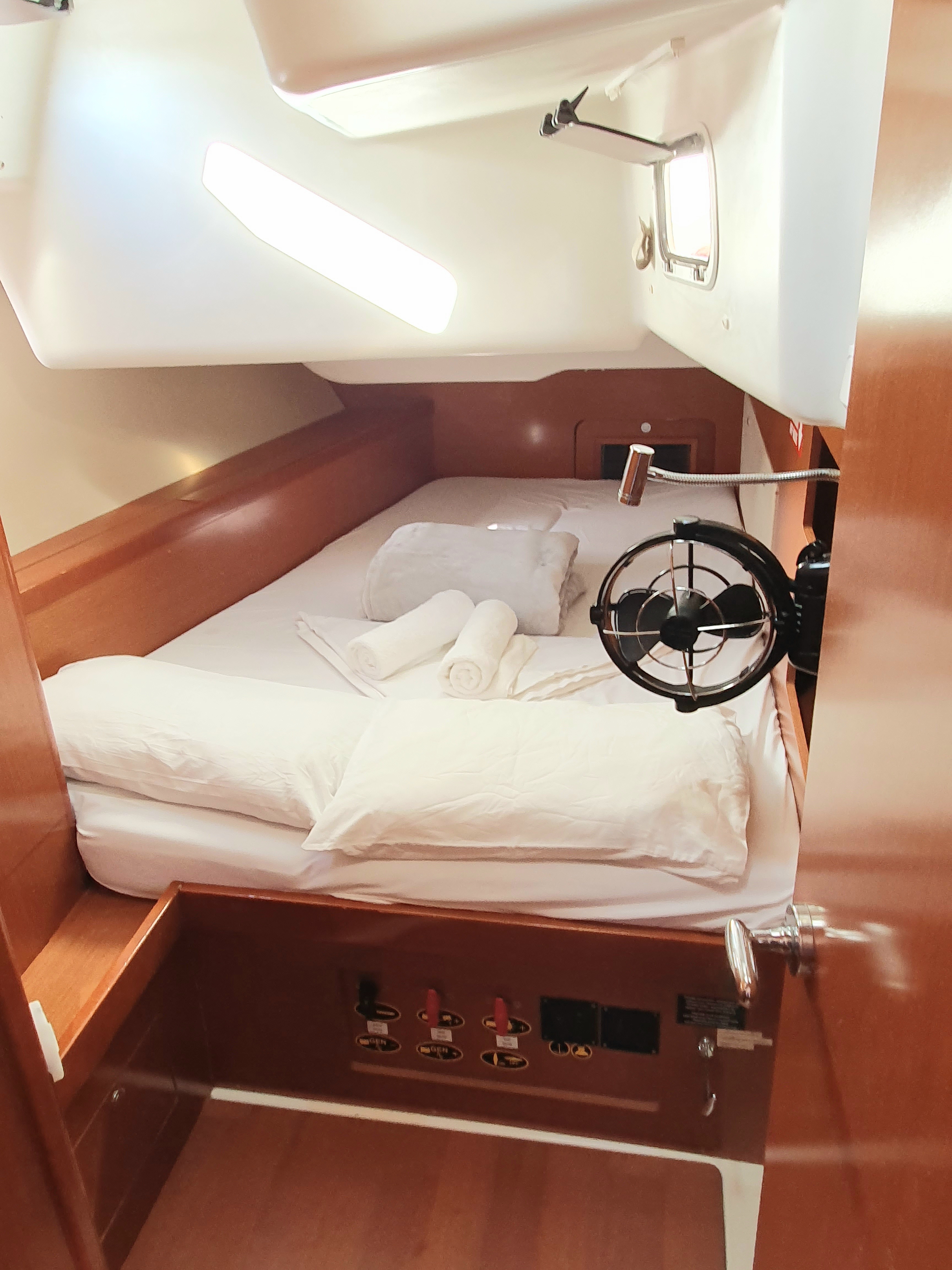 Private DBl no ensuite.jpg