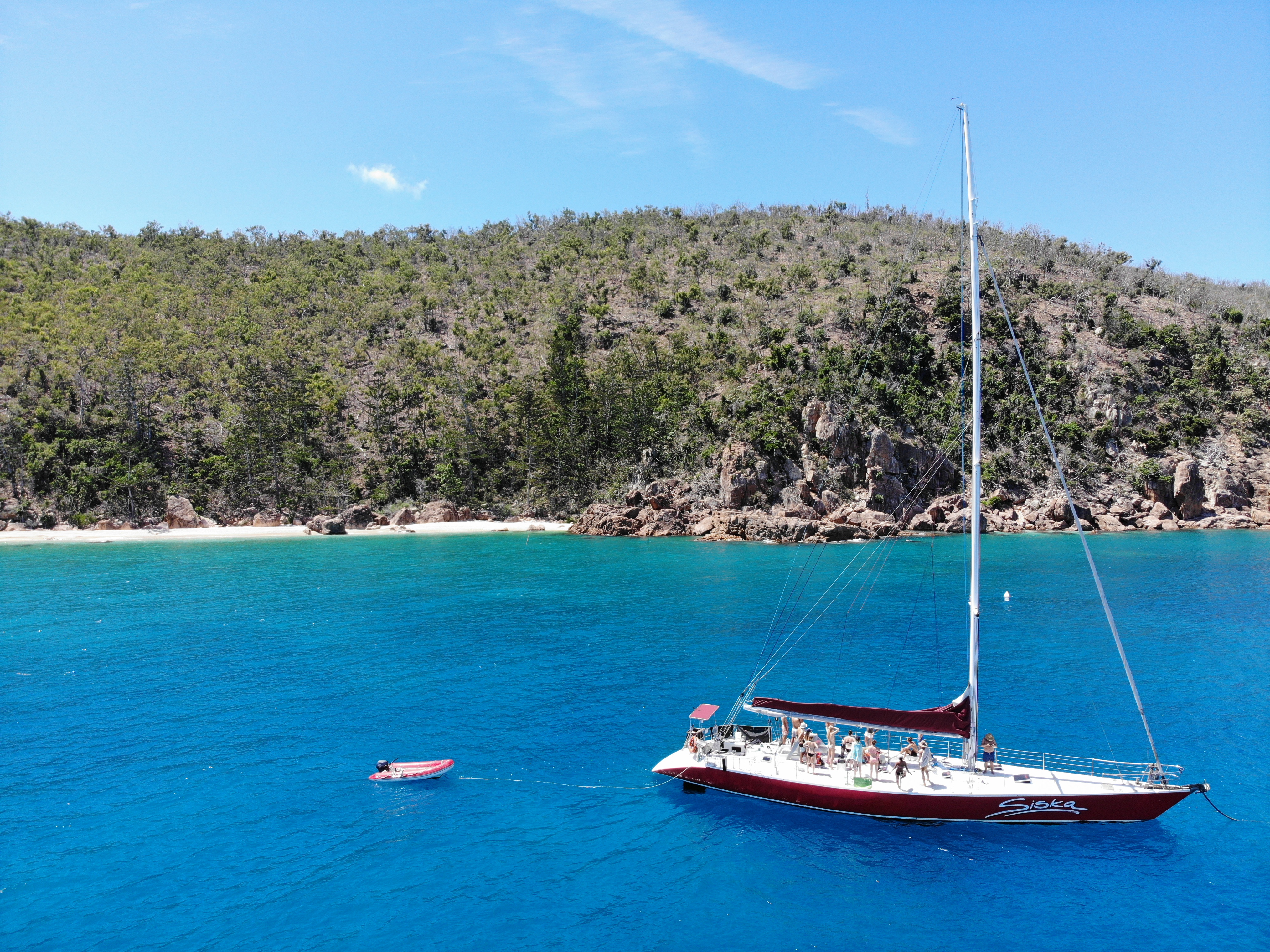 Siska - Aerial Anchored at Bay - Explore Whitsundays.JPG