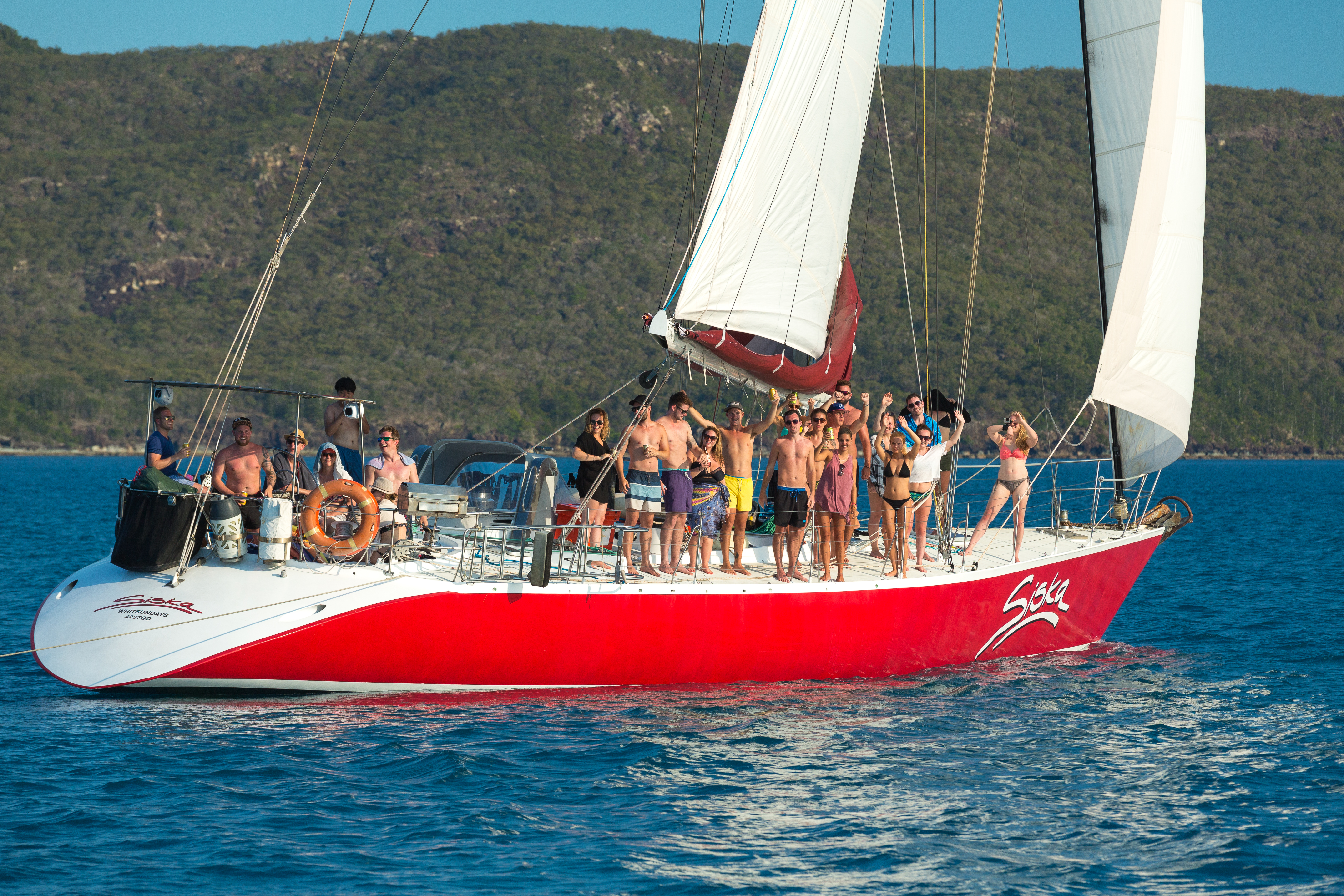 Siska - Group Photo from Stern - Explore Whitsundays.jpg