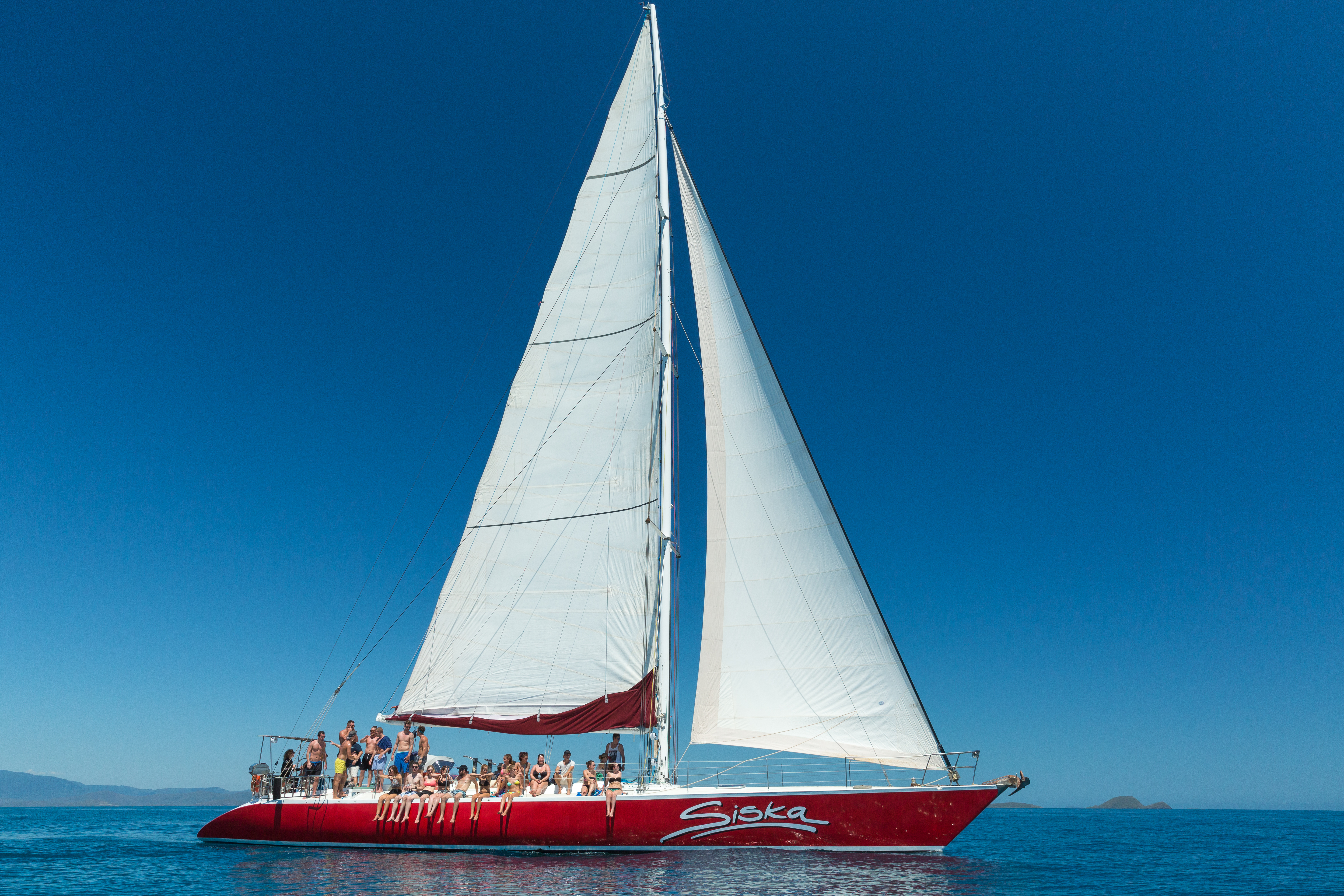 Siska - Sailing Close Up - Explore Whitsundays.jpg