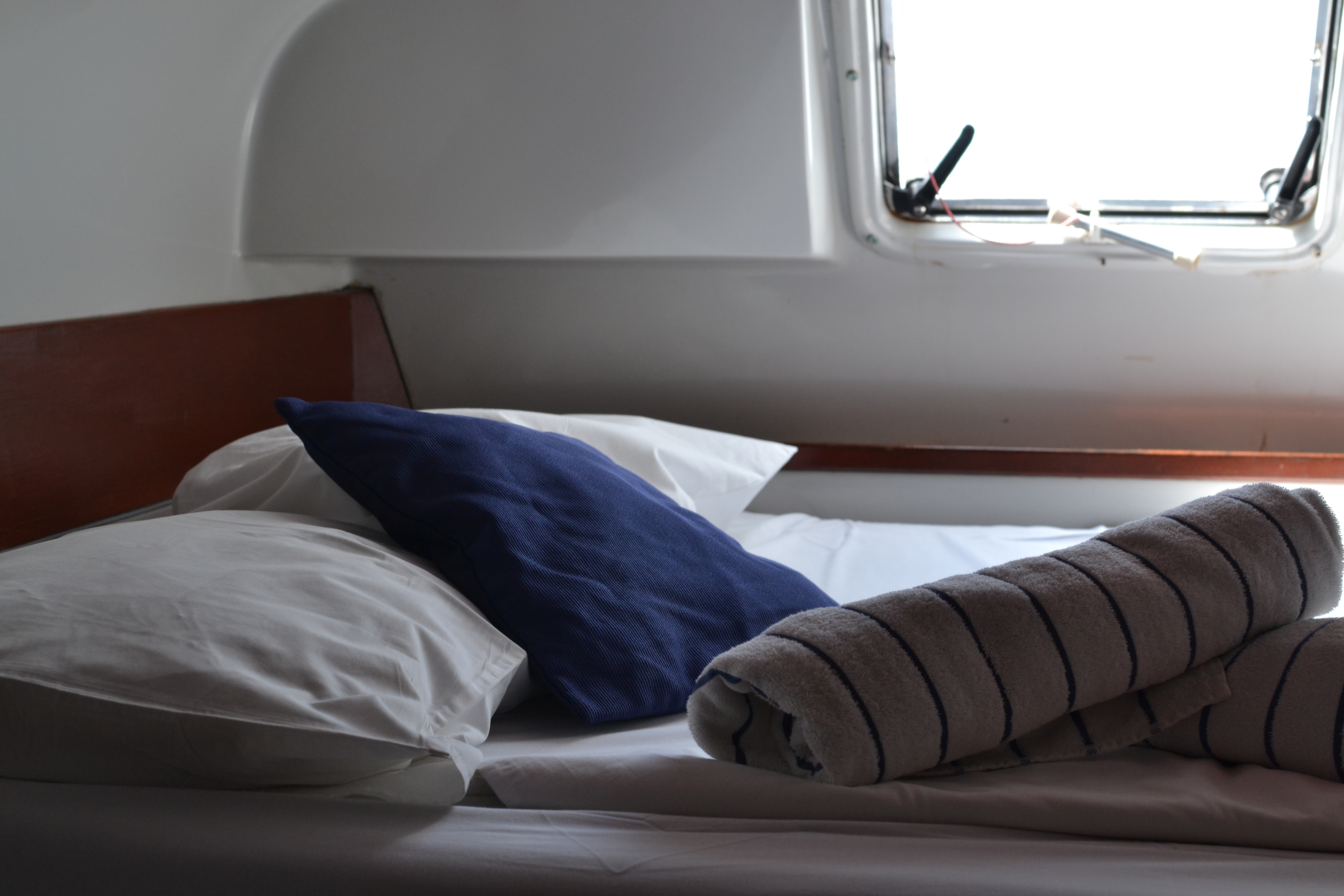 Whitsunday Adventurer - Interior Double Cabin - Explore Whitsundays.JPG